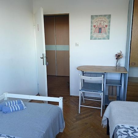Lemuria Pokoje Wlk Niedzwiedzicy Albergue Legnica Exterior foto